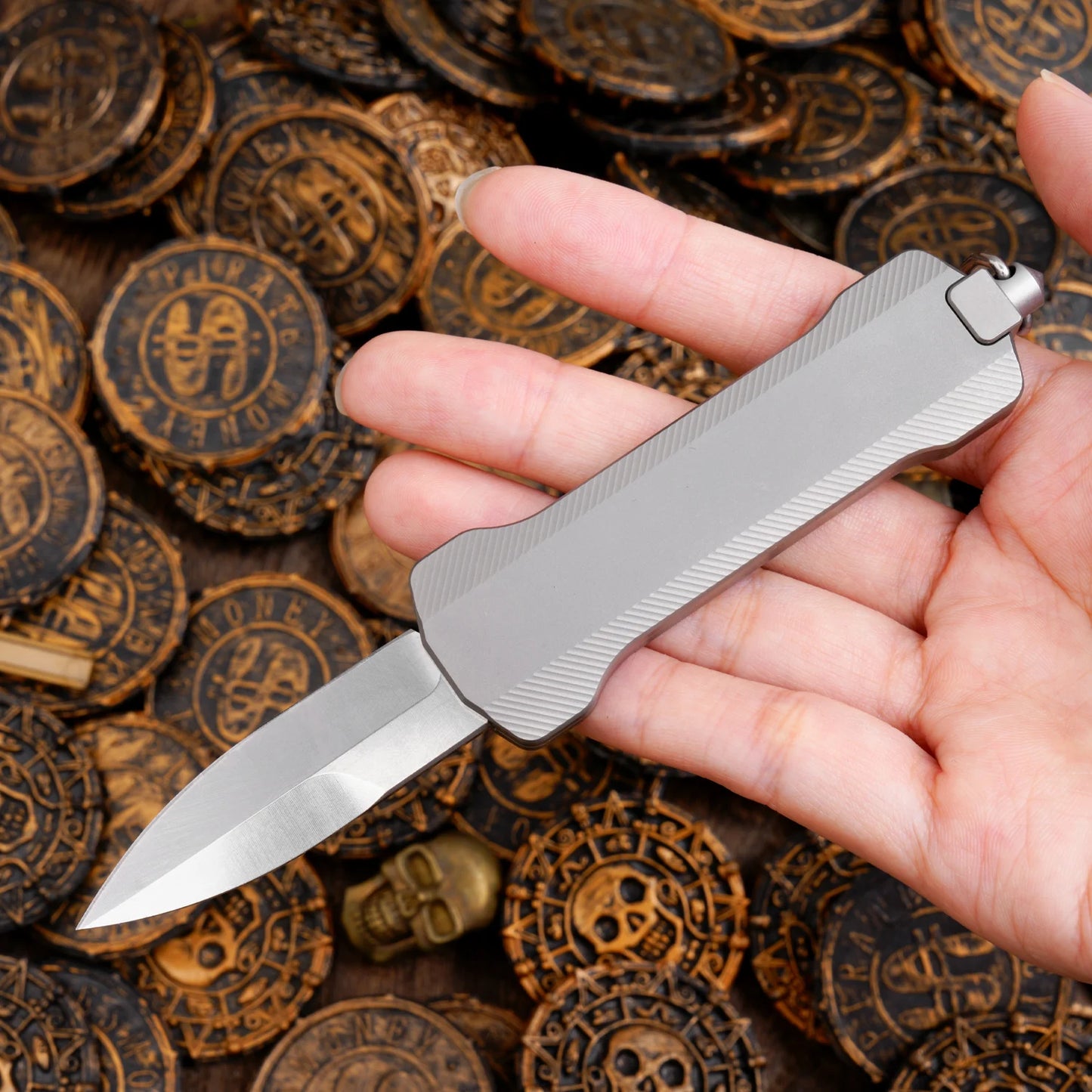 Titanium Alloy EDC Pocket Knife,D2 Steel Fixed Blade,With Window Breaker,for outdoor camping Hunting Hiking,Small Cutting Tool